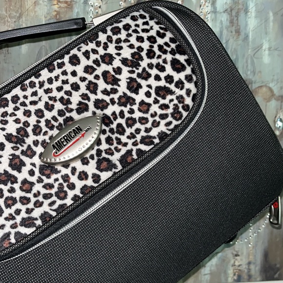 βοΈ π βοΈβ’ ππ American Uni x Travel vibes πππ - Picture 1 of 13